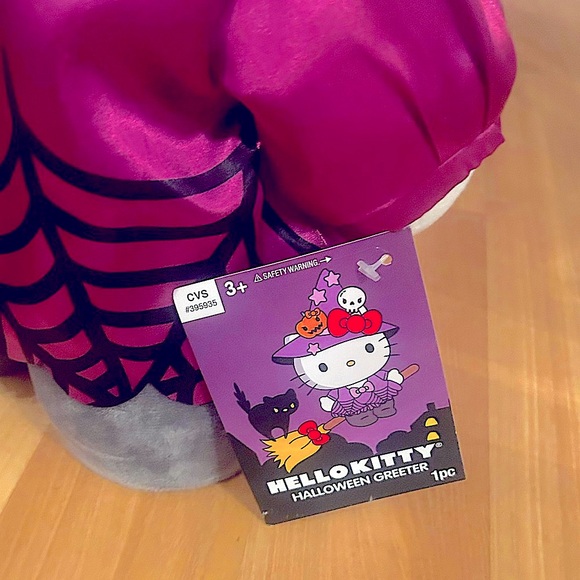 Hello Kitty Witch Halloween 2022 Greeter 22” - Picture 4 of 5